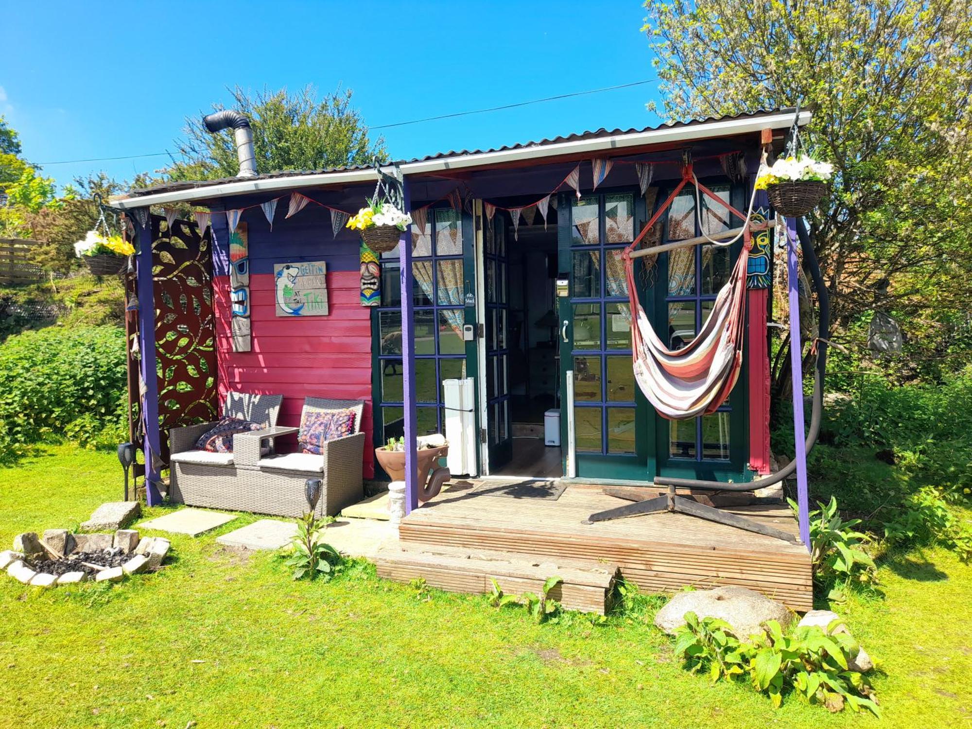 Treguth Glamping Unique Experience - Themed Huts Hotel Saint Day Bilik gambar